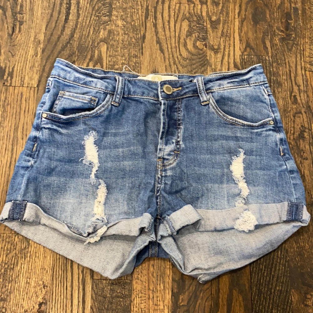 High waisted ripped jean shorts